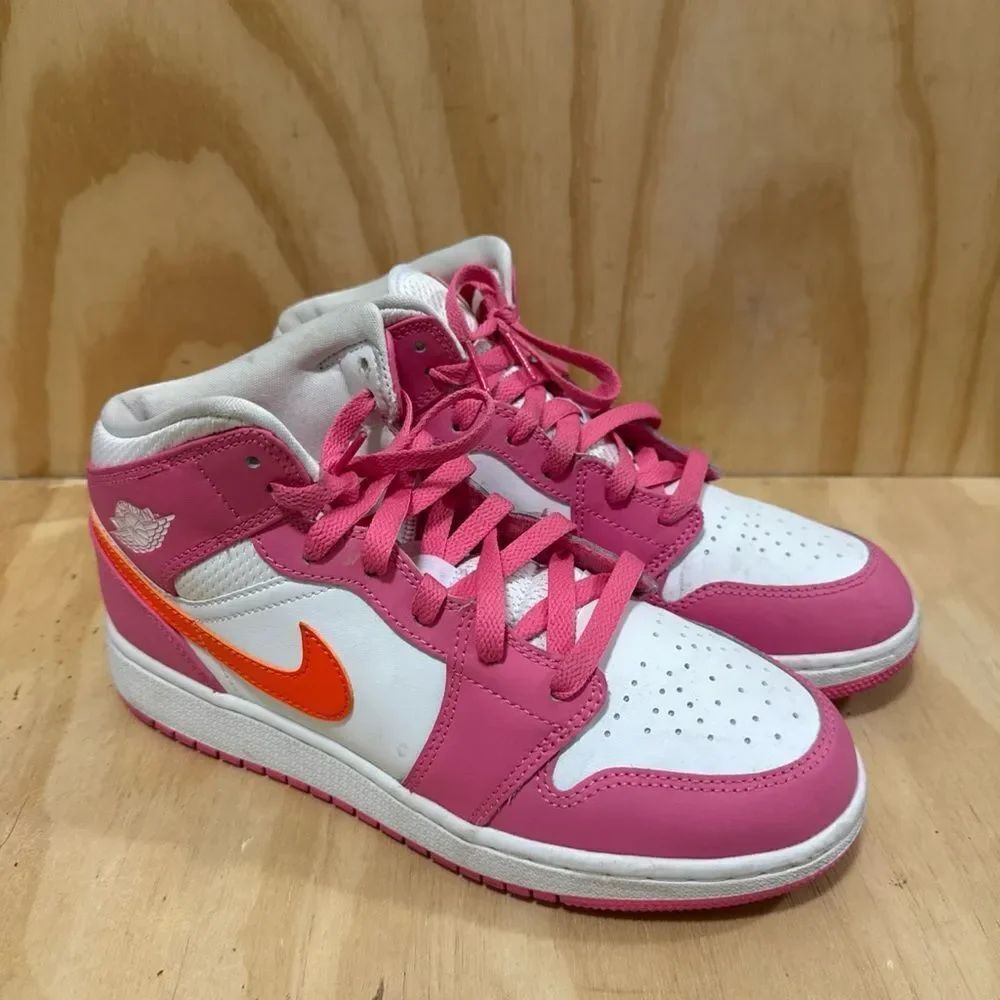 Nike Air Jordan 1 Mid Pinksicle Safety Orange Pink DX3240-681 GS Women’s Sz 8